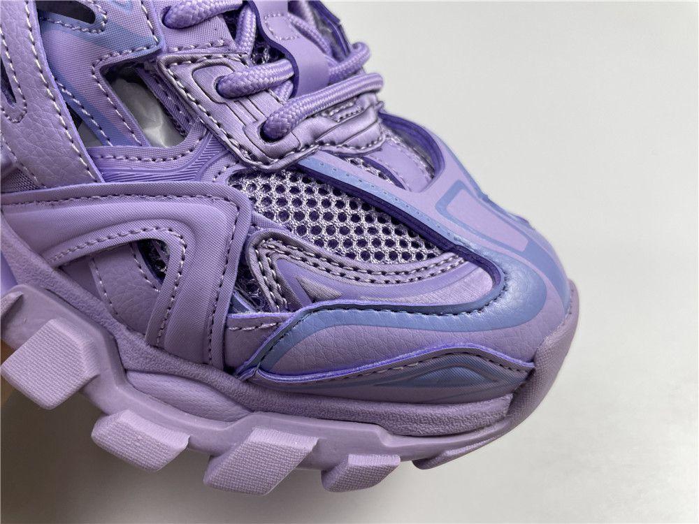 BLG sneaker track 2